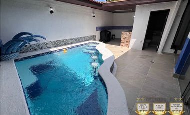 Venta de Casa Modelo Lyon con Piscina Versalles 1 Panamá
