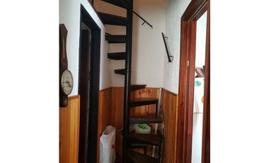 DEPARTAMENTO 4 AMBIENTES C/COCHERA SEMI CUBIERTA FIJA