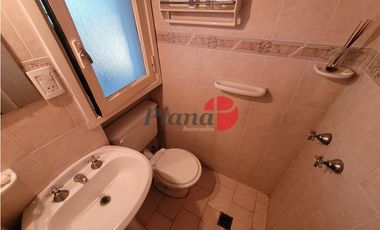 Casa en Venta - Zona Golf - Construcción Solida - Excelente Estado