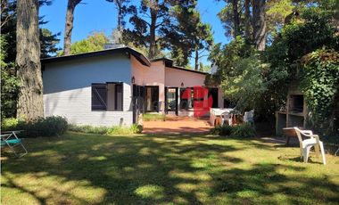 Casa en Venta - Zona Golf - Construcción Solida - Excelente Estado