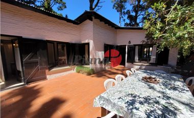 Casa en Venta - Zona Golf - Construcción Solida - Excelente Estado