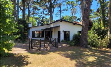 Casa en Venta - Zona Golf - Construcción Solida - Excelente Estado