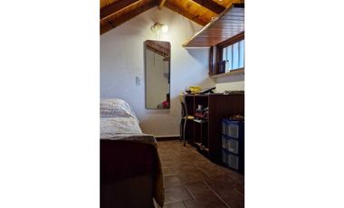 CHALET 3 AMB + DEPTO con PARQUE y GARAJE en SANTA CLARA
