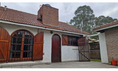 CHALET 3 AMB + DEPTO con PARQUE y GARAJE en SANTA CLARA