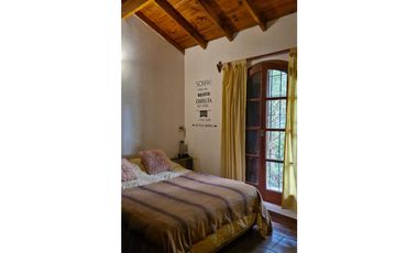 CHALET 3 AMB + DEPTO con PARQUE y GARAJE en SANTA CLARA