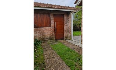 CHALET 3 AMB + DEPTO con PARQUE y GARAJE en SANTA CLARA