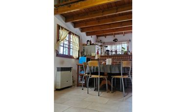 CHALET 3 AMB + DEPTO con PARQUE y GARAJE en SANTA CLARA