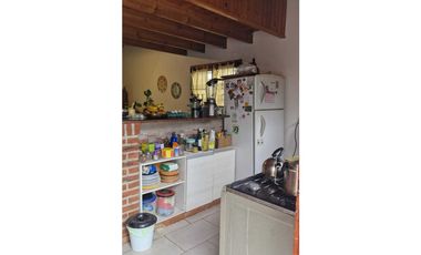 CHALET 3 AMB + DEPTO con PARQUE y GARAJE en SANTA CLARA