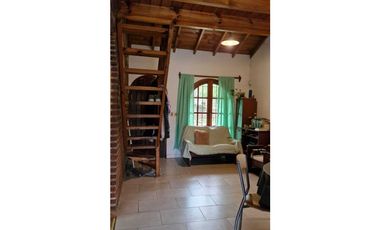 CHALET 3 AMB + DEPTO con PARQUE y GARAJE en SANTA CLARA