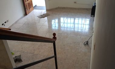 Dúplex en alquiler de 3 dormitorios c/ cochera en Monte Castro