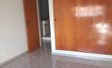 Dúplex en alquiler de 3 dormitorios c/ cochera en Monte Castro