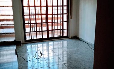 Dúplex en alquiler de 3 dormitorios c/ cochera en Monte Castro