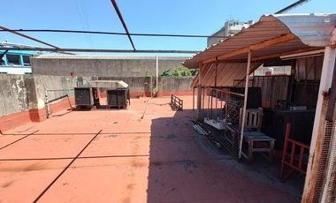 Galpón en  venta de 8,66 x 24 con dos oficinas, baño y terraza - Avellaneda