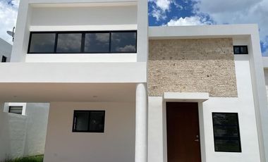 Casa en venta en la zona norte de Mérida en privada residencial