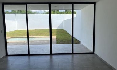 Casa en venta en la zona norte de Mérida en privada residencial