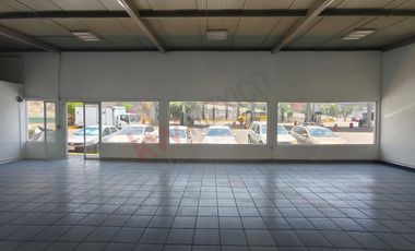 ¡Renta local en gasolinera sobre Av. Gustavo Baz! ¡128 m² por $38,000!