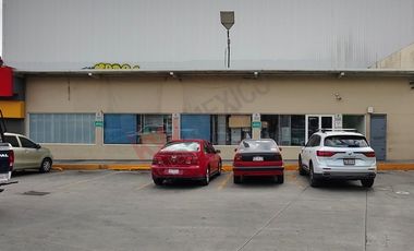 ¡Renta local en gasolinera sobre Av. Gustavo Baz! ¡128 m² por $38,000!