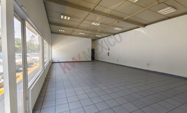 ¡Renta local en gasolinera sobre Av. Gustavo Baz! ¡128 m² por $38,000!