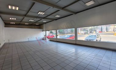 ¡Renta local en gasolinera sobre Av. Gustavo Baz! ¡128 m² por $38,000!