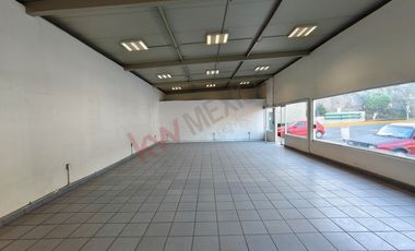 ¡Renta local en gasolinera sobre Av. Gustavo Baz! ¡128 m² por $38,000!