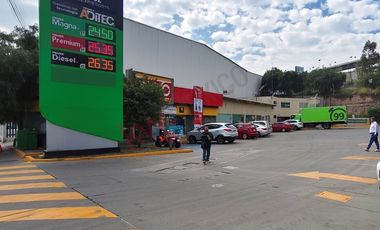 ¡Renta local en gasolinera sobre Av. Gustavo Baz! ¡128 m² por $38,000!