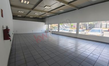 ¡Renta local en gasolinera sobre Av. Gustavo Baz! ¡128 m² por $38,000!