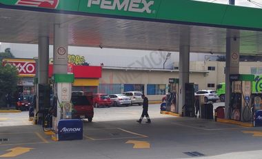 ¡Renta local en gasolinera sobre Av. Gustavo Baz! ¡128 m² por $38,000!