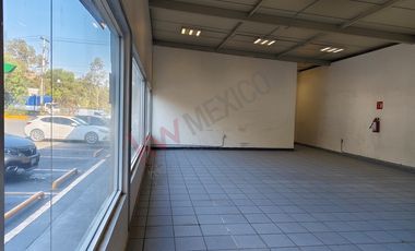 ¡Renta local en gasolinera sobre Av. Gustavo Baz! ¡128 m² por $38,000!