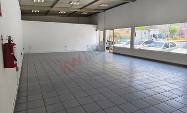 ¡Renta local en gasolinera sobre Av. Gustavo Baz! ¡128 m² por $38,000!