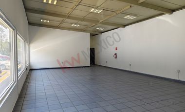 ¡Renta local en gasolinera sobre Av. Gustavo Baz! ¡128 m² por $38,000!
