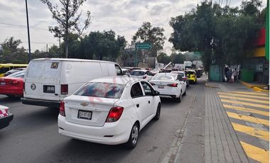 ¡Renta local en gasolinera sobre Av. Gustavo Baz! ¡128 m² por $38,000!