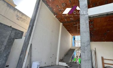 COL. DEL VALLE en San Pedro Garza García - Casa en VENTA de 1,042 m2 | 3 Niveles VISTAS PANORAMICAS