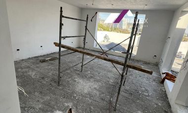 COL. DEL VALLE en San Pedro Garza García - Casa en VENTA de 1,042 m2 | 3 Niveles VISTAS PANORAMICAS