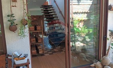 Casa + cabañas en parcela / 10 min Melipilla.