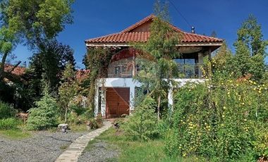 Casa + cabañas en parcela / 10 min Melipilla.