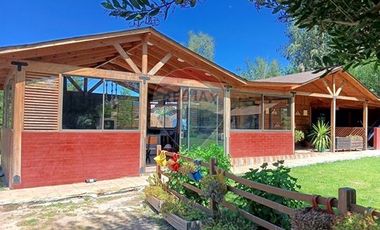 Casa 4D 3B piscina, quincho, jardín Melipilla