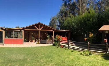 Casa 4D 3B piscina, quincho, jardín Melipilla