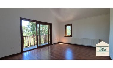 Gran Casa, Condominio Los Aromos