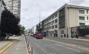 EXCELENTE!! Edificio Emblemático de Oficinas y Locales Comerciales en Centro de Concepción