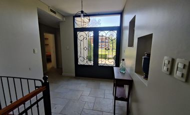 Casa con pileta en los Jazmines Pilar del Este