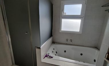 Casa con pileta en los Jazmines Pilar del Este