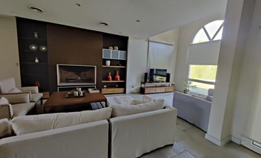 Casa con pileta en los Jazmines Pilar del Este