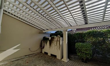 Casa con pileta en los Jazmines Pilar del Este