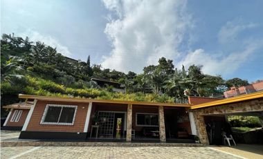 HERMOSA CASA FINCA SABANETA