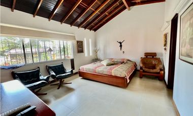 HERMOSA CASA FINCA SABANETA