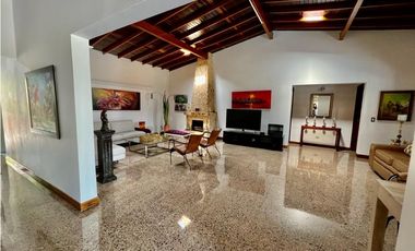 HERMOSA CASA FINCA SABANETA