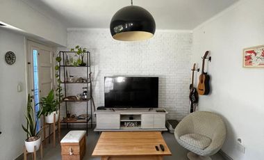 Casa con departamento en Munro - APTO CREDITO