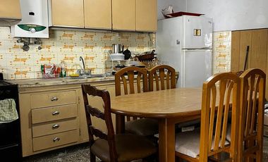 Casa con departamento en Munro - APTO CREDITO