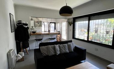 Casa con departamento en Munro - APTO CREDITO