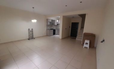 VENDE DUPLEX EN CENTENARIO
